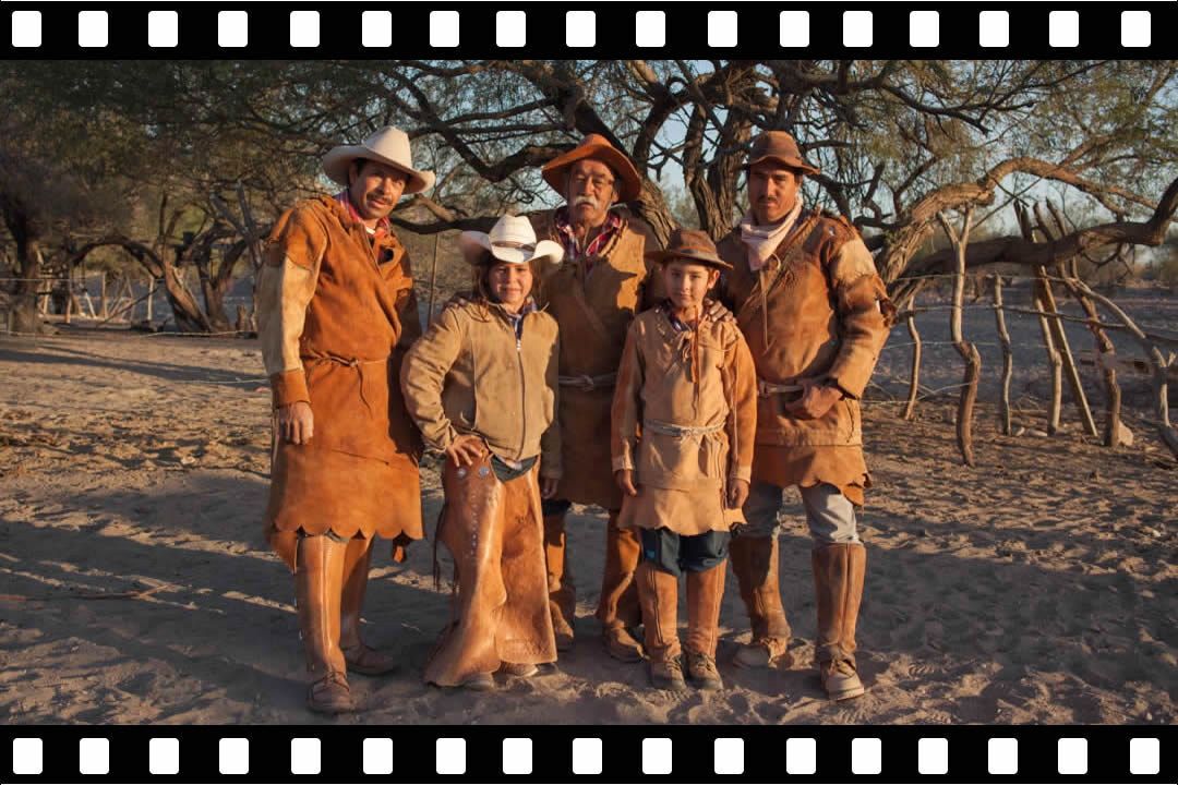 la-recua-the-mule-pack-train-1 la recua the mule pack train 5 main characters